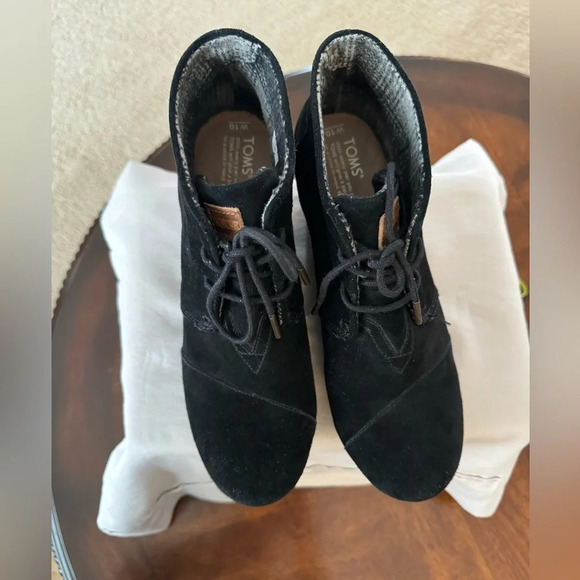 Toms Women's Size 10 W black Suede Covered Wedge Booties - Picture 3 of 14